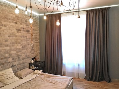 Шторы на заказ: Коричневые шторы в спальне под заказ в Москве