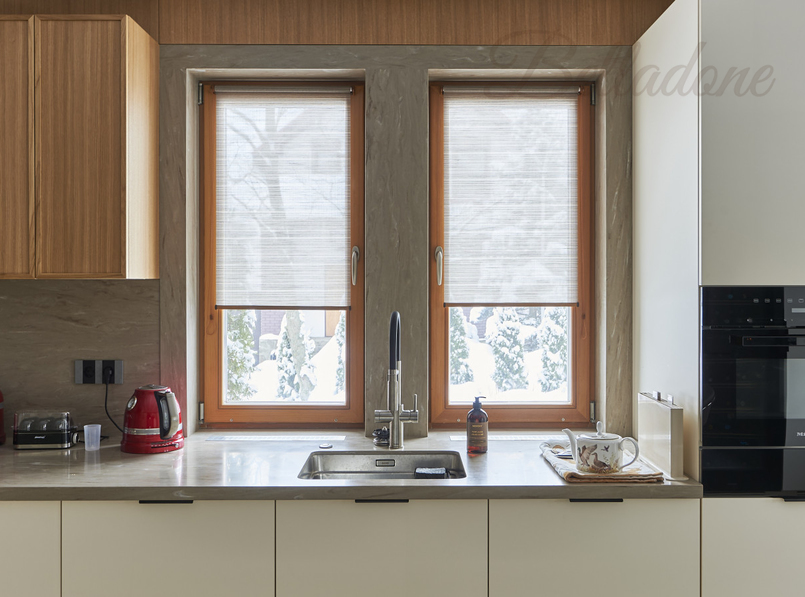 Оформление спальни и кухни частного дома шторами и подушками, Челобитьевское шоссе