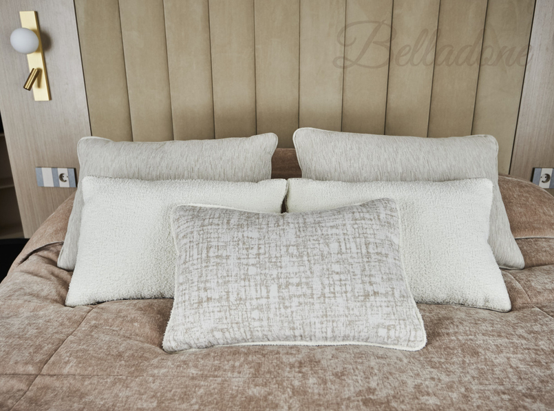 Оформление спальни и кухни частного дома шторами и подушками, Челобитьевское шоссе