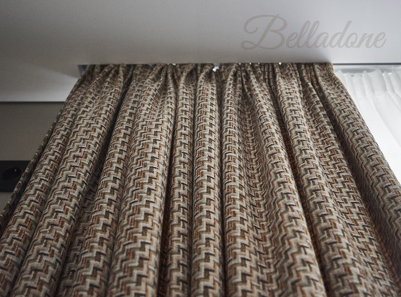 Оформление окон шторами под заказ в квартире на ул. Эйнштейна