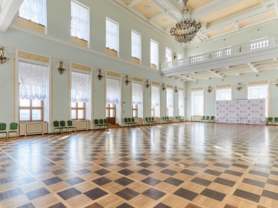 Эксклюзивные шторы: Французские шторы в исторический дом, Москва