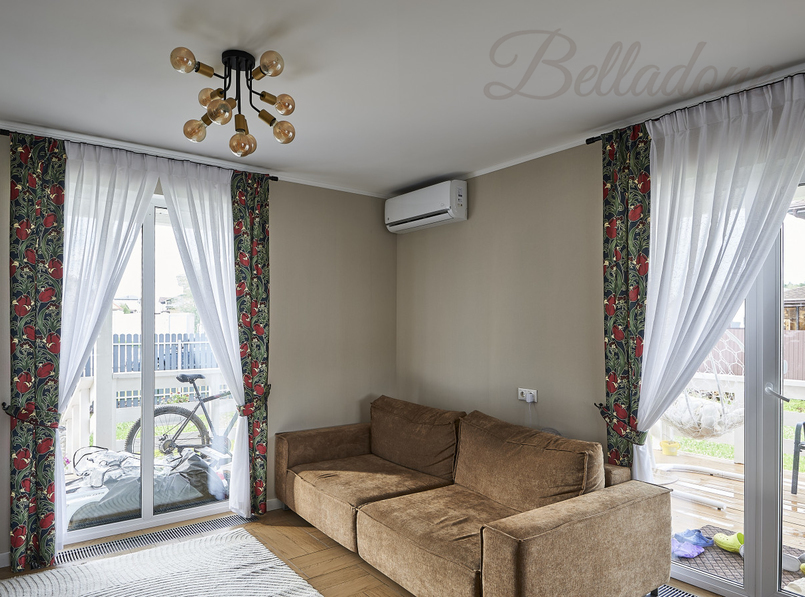 Оформление стачными шторами на заказ в загородном доме, КП 