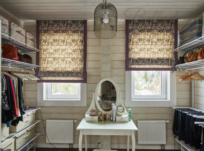 Оформление 2 этажа коттеджа из бруса римскими и современными шторами, КП 