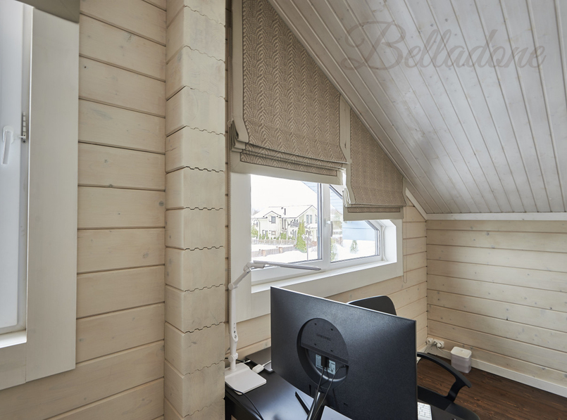 Оформление 2 этажа коттеджа из бруса римскими и современными шторами, КП 