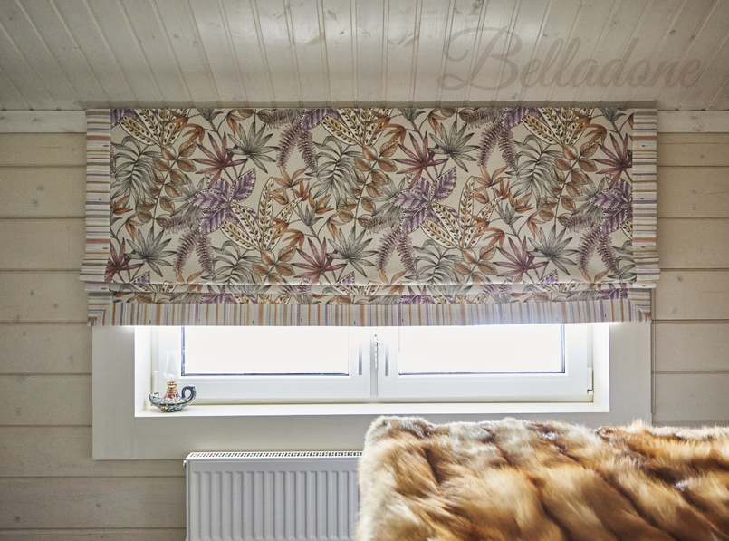 Оформление 2 этажа коттеджа из бруса римскими и современными шторами, КП 