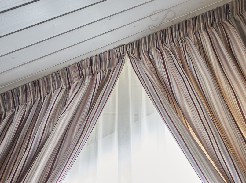 Оформление 2 этажа коттеджа из бруса римскими и современными шторами, КП 