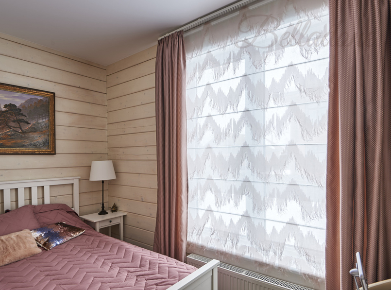 Оформление 2 этажа коттеджа из бруса римскими и современными шторами, КП 