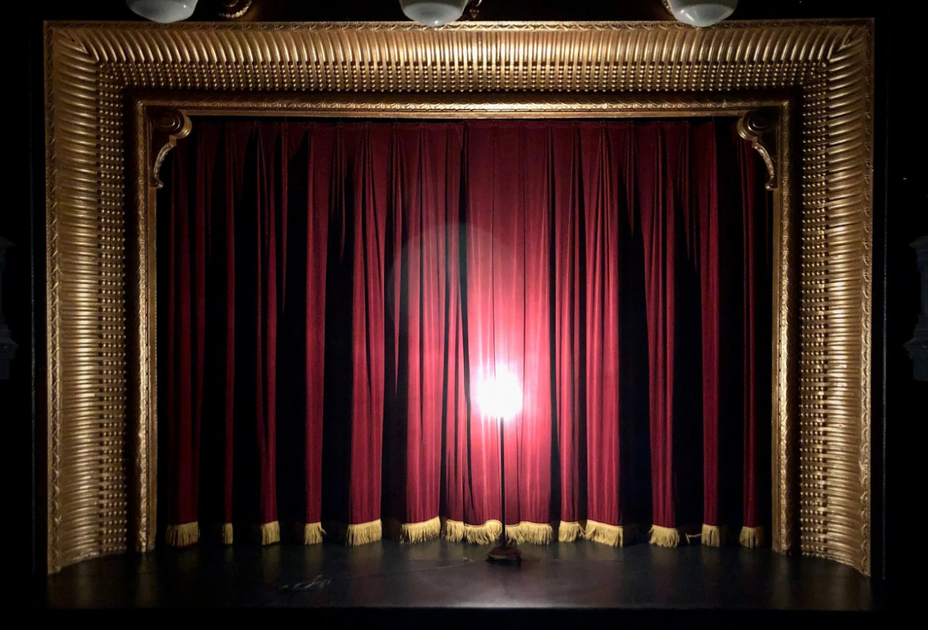 Шторы для театров и музеев на заказ